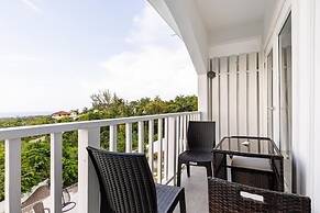 Charming Sea View Town House Chef Driver Optional