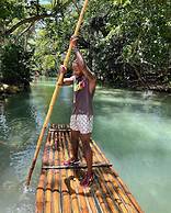 Charming Sea View Town House Chef Driver Optional