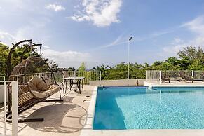 Charming Sea View Town House Chef Driver Optional