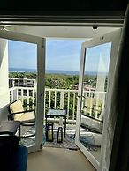 Charming Sea View Town House Chef Driver Optional