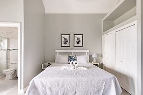 Charming Sea View Town House Chef Driver Optional