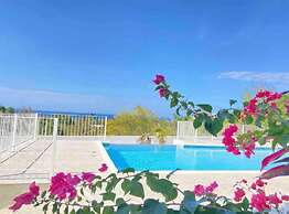 Charming Sea View Town House Chef Driver Optional