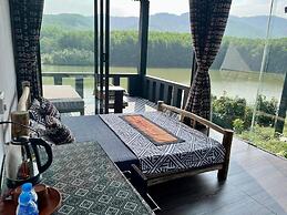 Nguyen Shack Retreat