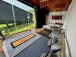 Nguyen Shack Retreat