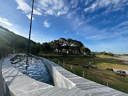 Nguyen Shack Retreat