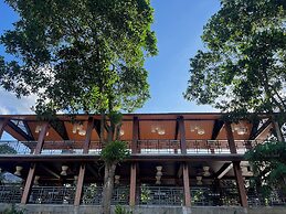 Nguyen Shack Retreat