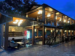 Nguyen Shack Retreat