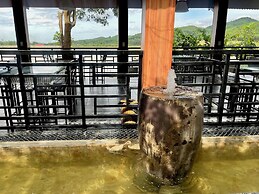 Nguyen Shack Retreat