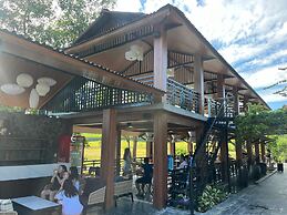 Nguyen Shack Retreat