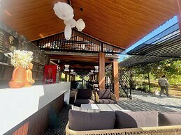 Nguyen Shack Retreat