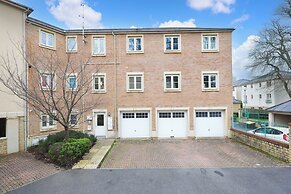 Stylish Flat With Sofa Bed in Malmesbury