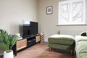 Stylish Flat With Sofa Bed in Malmesbury