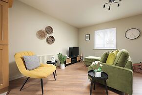 Stylish Flat With Sofa Bed in Malmesbury