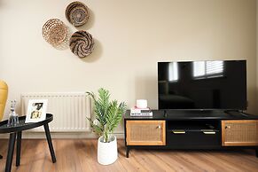 Stylish Flat With Sofa Bed in Malmesbury