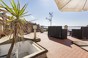 A Sight on the Sea Apartment by Wonderful Italy