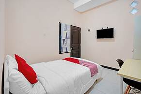 OYO Life 90649 Raja Residence Syariah