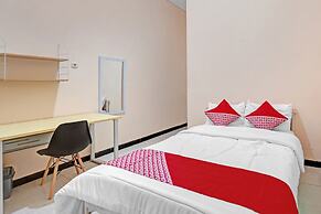 OYO Life 90649 Raja Residence Syariah