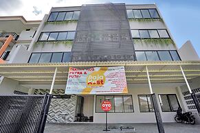 OYO Life 90649 Raja Residence Syariah