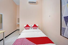 OYO Life 90649 Raja Residence Syariah