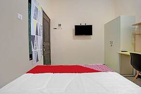 OYO Life 90649 Raja Residence Syariah