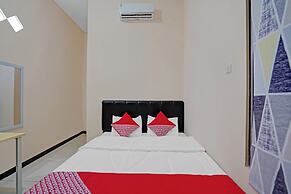 OYO Life 90649 Raja Residence Syariah