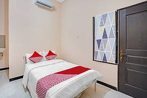 OYO Life 90649 Raja Residence Syariah