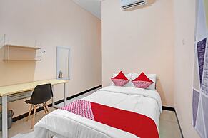 OYO Life 90649 Raja Residence Syariah