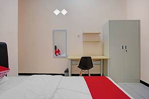 OYO Life 90649 Raja Residence Syariah