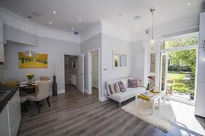 Spacious 2-bedroom Flat With 3 Beds in Ealing, W5