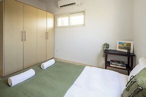 Old North Green Oasis by Sea N' Rent