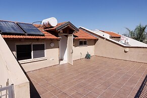 HaSharon Tranquil Villa by Sea N' Rent