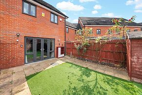 Charming 3 Bedroom House in Reading