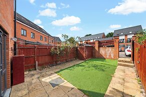 Charming 3 Bedroom House in Reading