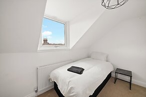 Reading Retreat Spacious 5 Bedroom House