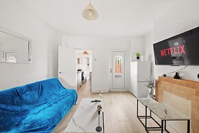 Reading Retreat Spacious 5 Bedroom House