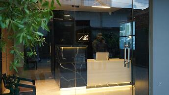 Aquila Grand Suites