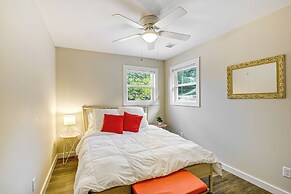 Waterfront Escape in Cub Run w/ Deck & Hot Tub!