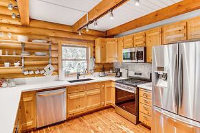 Deck & Pool Access: Pine Mountain Club Cabin!