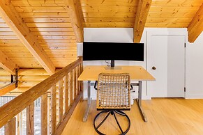 Deck & Pool Access: Pine Mountain Club Cabin!