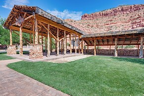 Gorgeous Kanab Home: Canyon Views & Pool Access!