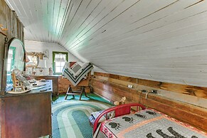 Ferrum Rustic Cabin in the Valley w/ Fire Pit
