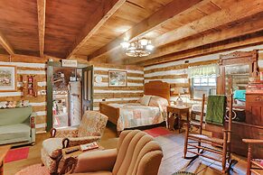 Ferrum Rustic Cabin in the Valley w/ Fire Pit