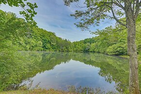 Ferrum Rustic Cabin in the Valley w/ Fire Pit