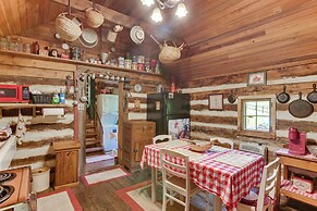Ferrum Rustic Cabin in the Valley w/ Fire Pit