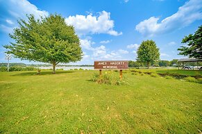 Steps to Lake + Public Boat Ramp: Edinboro Cottage