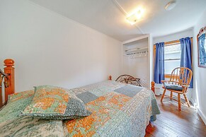 Steps to Lake + Public Boat Ramp: Edinboro Cottage