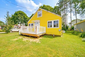 Steps to Lake + Public Boat Ramp: Edinboro Cottage