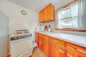 Steps to Lake + Public Boat Ramp: Edinboro Cottage