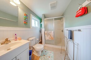 Steps to Lake + Public Boat Ramp: Edinboro Cottage