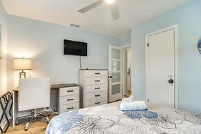 Pinellas Park Home: Swim, Golf, Grill & More!